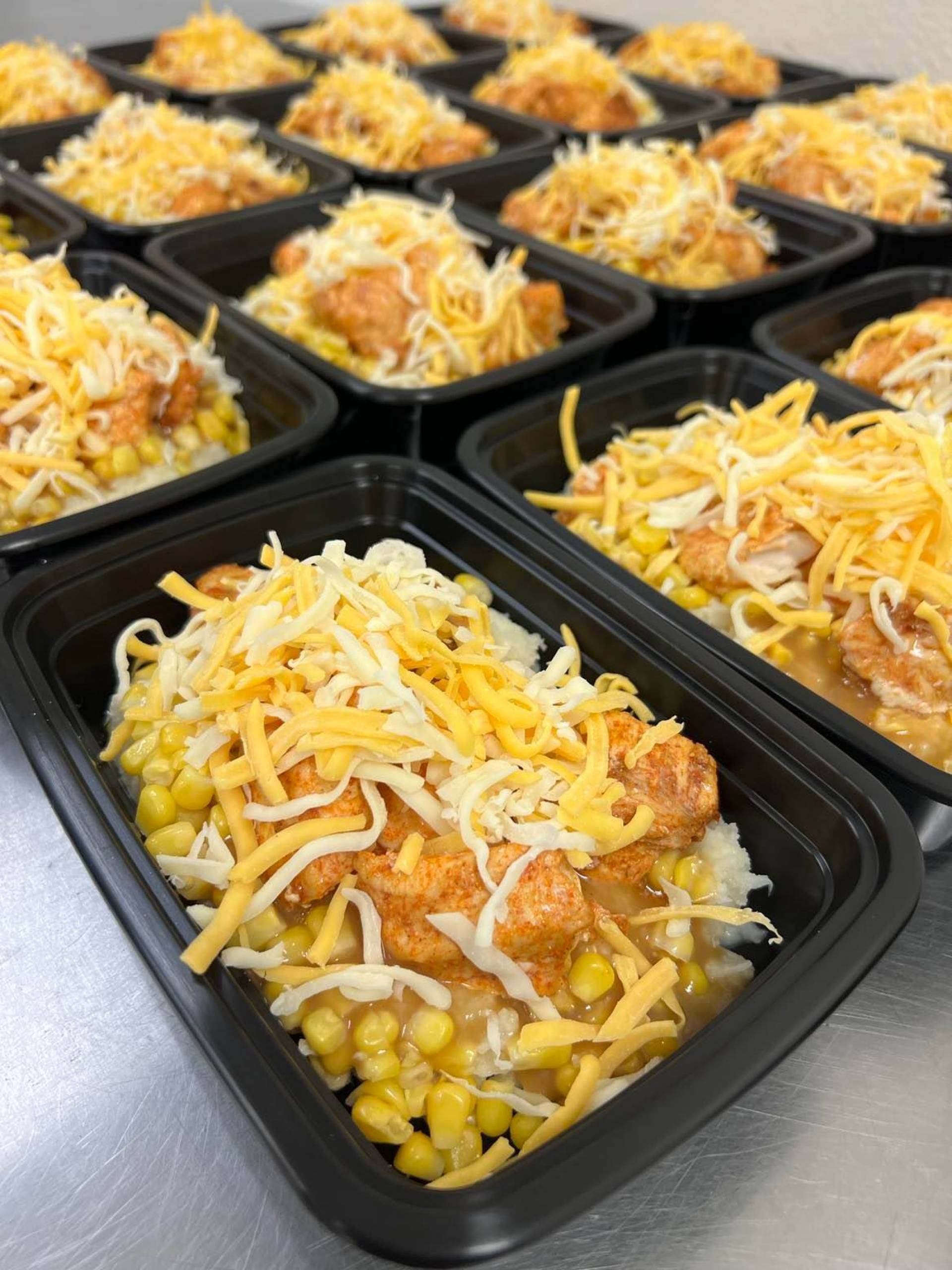 Healthy KFC Famous Bowl with Cauliflower Mash