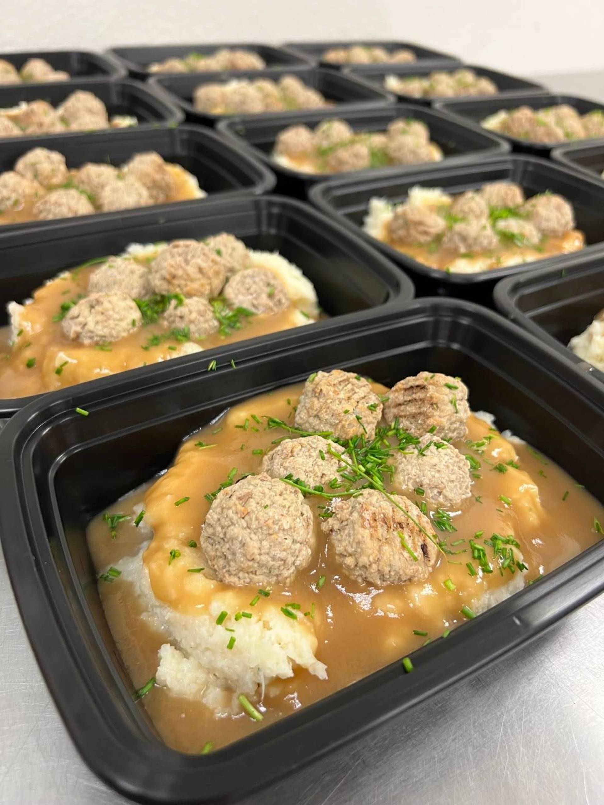Mashed Cauliflower w/ Meatballs and Gravy