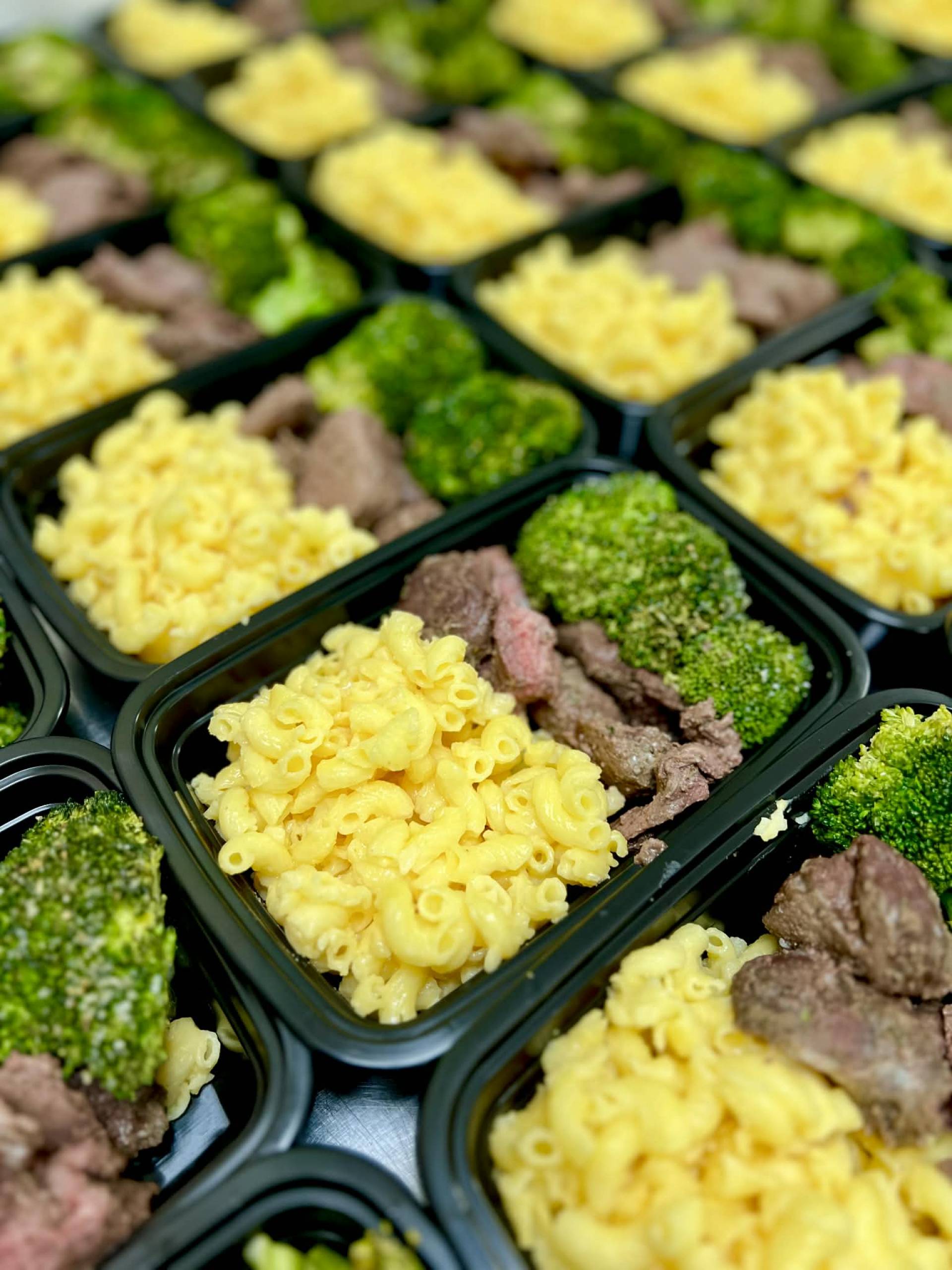 Steak Bites with Gluten Free Mac & Cheese