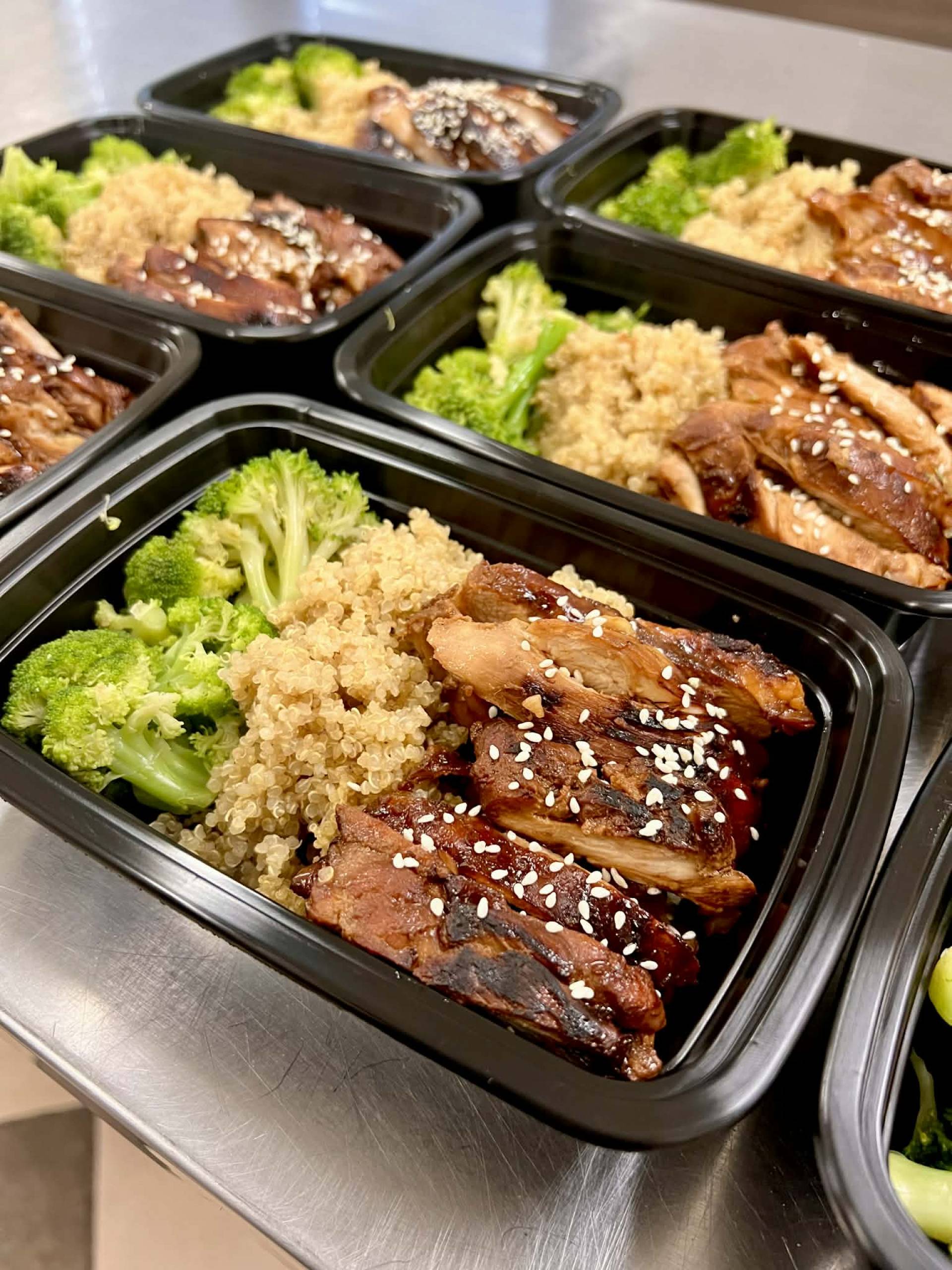 Honey Garlic Chicken Thighs with Broccoli and Quinoa