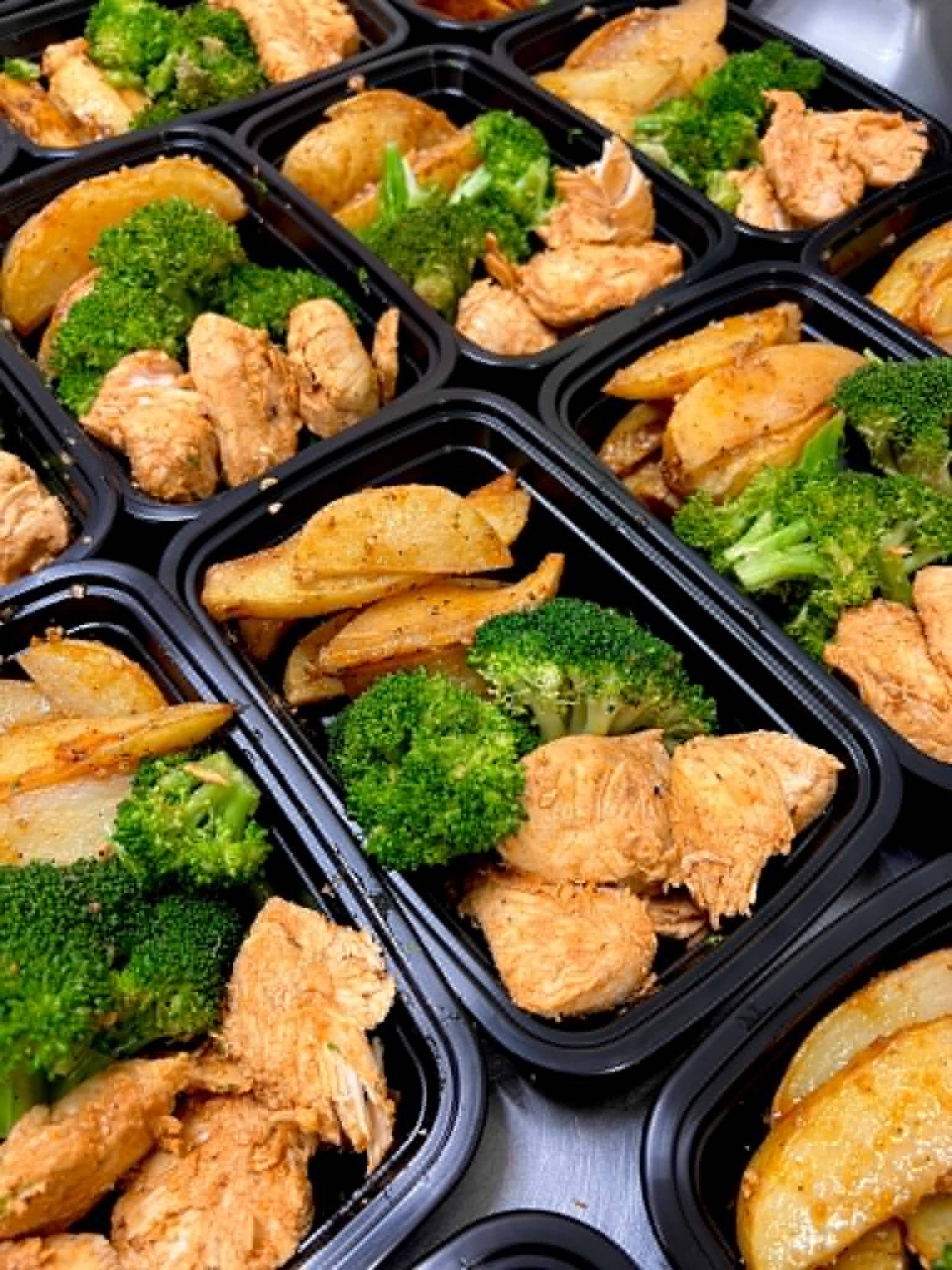 Buffalo Ranch Grilled Chicken Breast Chunks with Roasted Potato Wedges and Broccoli